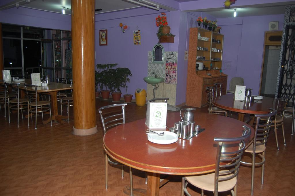 Hotel Ashish Inn Kandāghāt 外观 照片